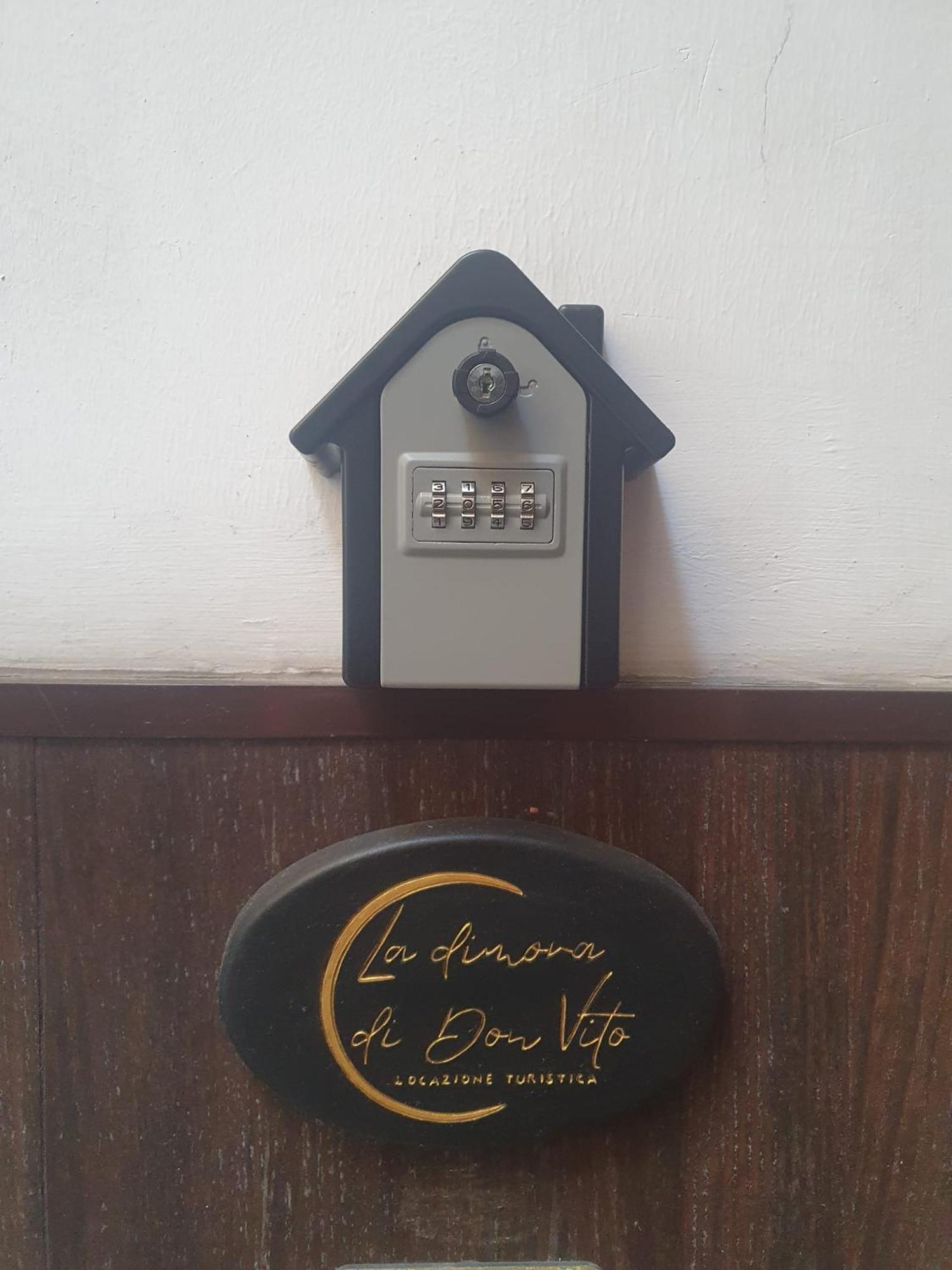 La Dimora Di Don Vito - Appartamento Confortevole バーリ エクステリア 写真